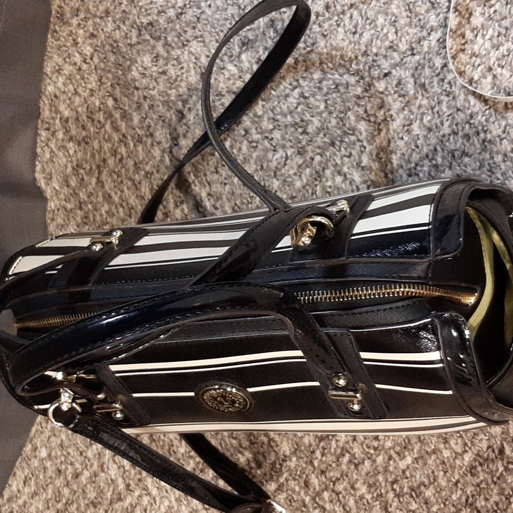 Cream/Black Bag - Picture 4 of 8
